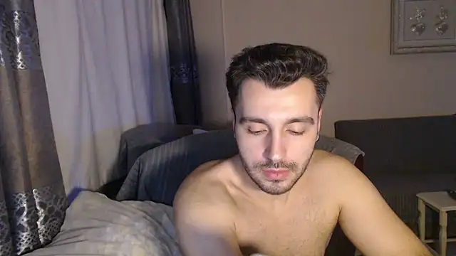 handsomeee04 online show from November 10, 10:15 pm