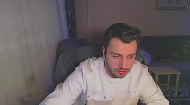Snapshot of handsomeee04 chatting on February 5, 12:20 am handsomeee04 online show from February 5, 12:20 am