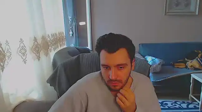Snapshot of handsomeee04 chatting on February 20, 2:35 pm handsomeee04 online show from February 20, 2:35 pm