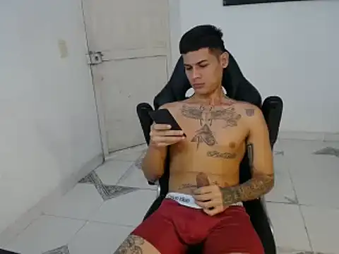 Clyde019 online show from January 25, 2:47 pm