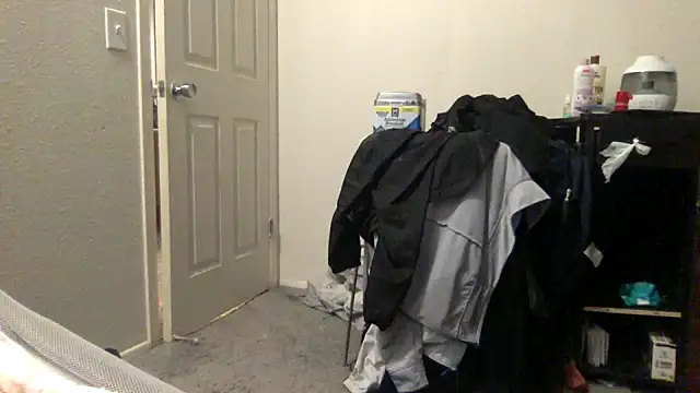 bubblebut420 online show from November 21, 1:10 pm