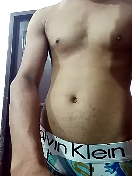 Snapshot of playboyz77 chatting on January 23, 2:33 am playboyz77 online show from January 23, 2:33 am