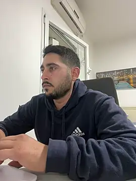 luffykingofpirets online show from February 6, 4:25 pm