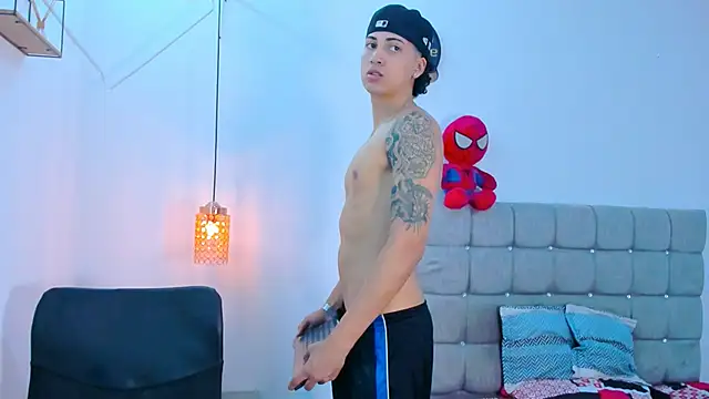 Br4ndxpimm online show from March 13, 6:14 pm