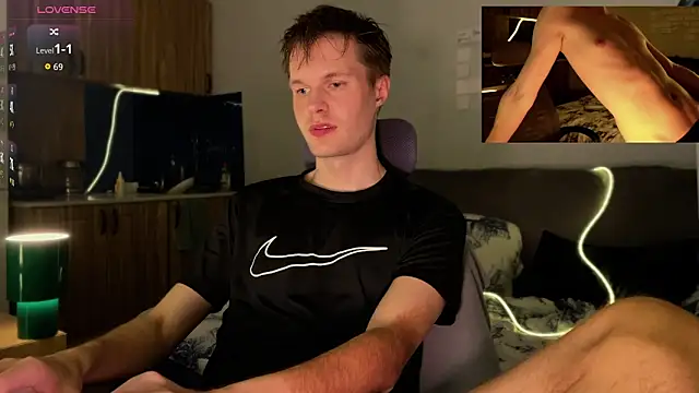 Leonnextdoor online show from April 12, 8:32 pm