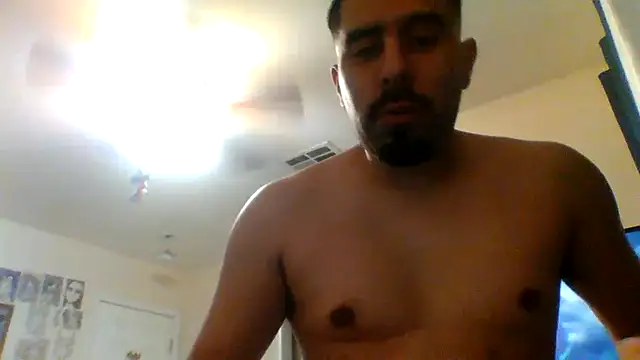 Snapshot of k1oudE chatting on December 29, 5:31 am k1oudE online show from December 29, 5:31 am