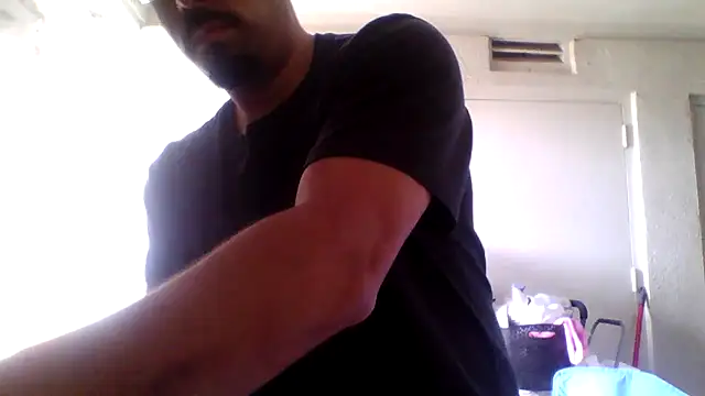 Snapshot of k1oudE chatting on December 30, 11:17 pm k1oudE online show from December 30, 11:17 pm