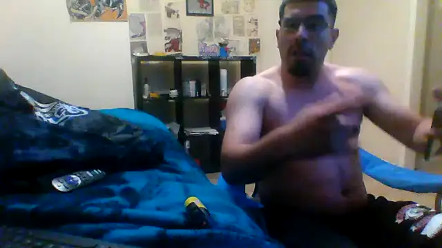 Snapshot of k1oudE chatting on March 10, 8:06 am k1oudE online show from March 10, 8:06 am