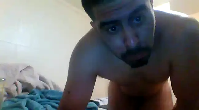 Snapshot of k1oudE chatting on February 10, 5:14 am k1oudE online show from February 10, 5:14 am