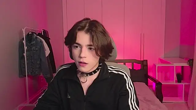 b0y fantasy online show from February 24, 5:09 pm