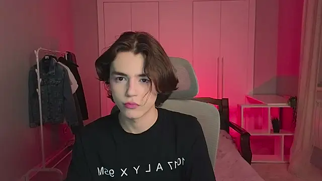 b0y fantasy online show from February 25, 5:47 pm