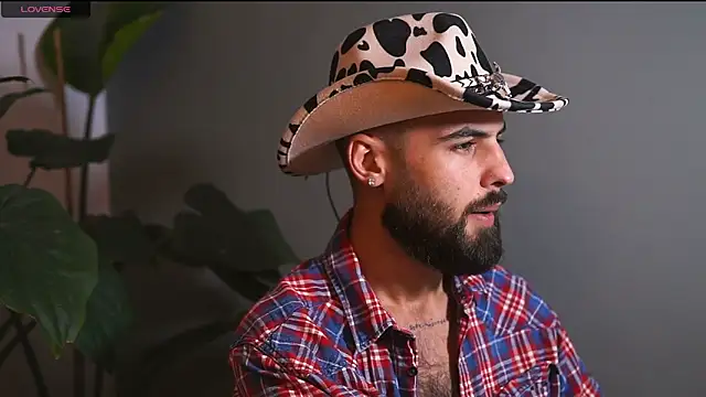 HairyRobxxx online show from September 26, 7:00 pm