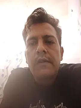 Snapshot of MAGNETICDADDY8 chatting on October 20, 5:33 am MAGNETICDADDY8 online show from October 20, 5:33 am
