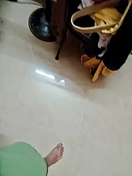 Snapshot of indian_2323 chatting on January 4, 1:31 am indian 2323 online show from January 4, 1:31 am