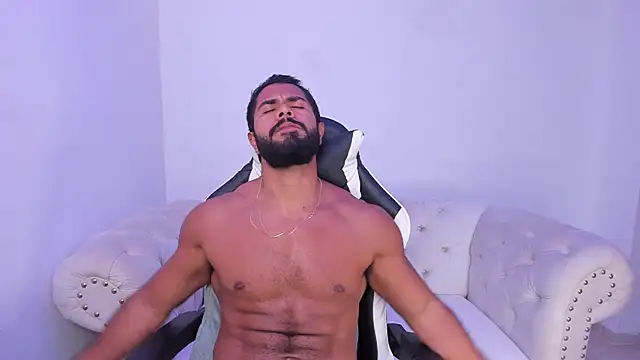 Santiago huntt online show from October 22, 11:30 pm