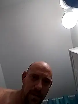 Snapshot of jayjay198080 chatting on March 3, 9:18 am jayjay198080 online show from March 3, 9:18 am