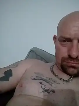 Snapshot of jayjay198080 chatting on February 6, 2:15 pm jayjay198080 online show from February 6, 2:15 pm