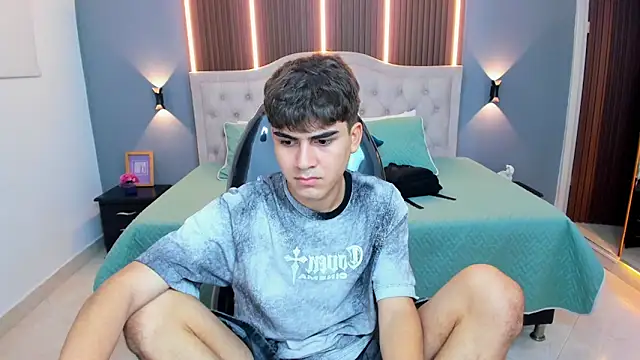 Tommy18   online show from February 18, 3:48 am