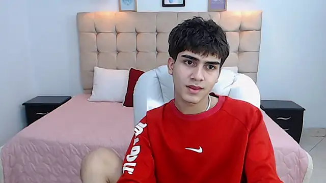 Tommy18   online show from January 15, 6:12 am