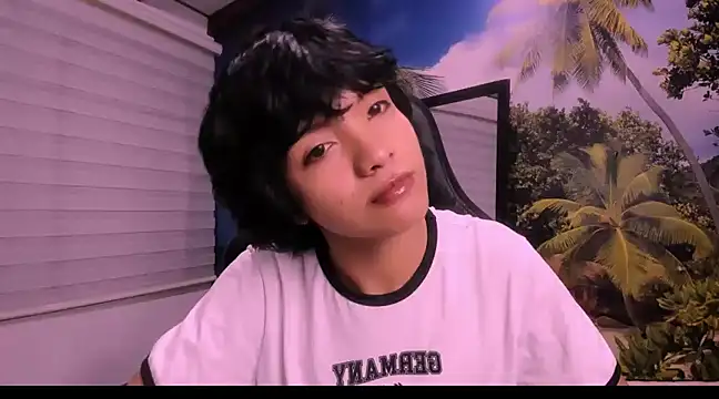 AllanYong18 online show from January 25, 12:48 am