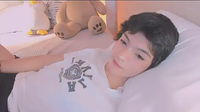 AllanYong18 online show from February 22, 1:45 pm