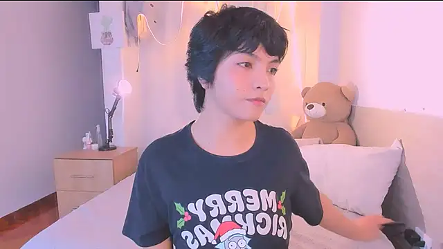 AllanYong18 online show from September 28, 5:38 am