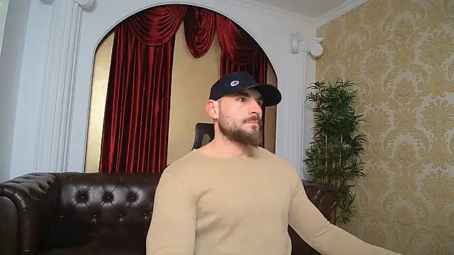 Snapshot of AdamJamesonn chatting on February 17, 6:31 am AdamJamesonn online show from February 17, 6:31 am