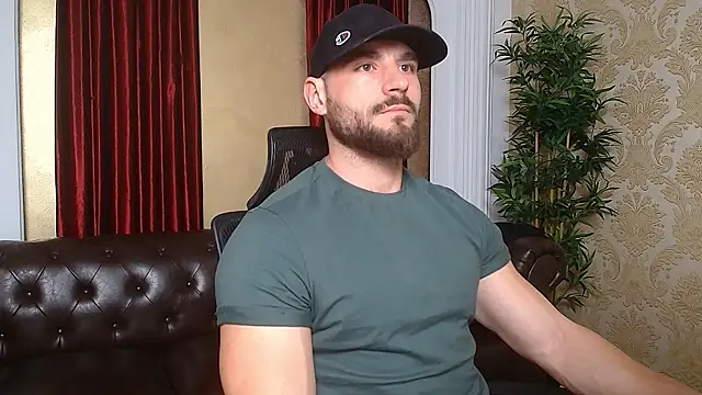 Snapshot of AdamJamesonn chatting on March 9, 5:22 am AdamJamesonn online show from March 9, 5:22 am