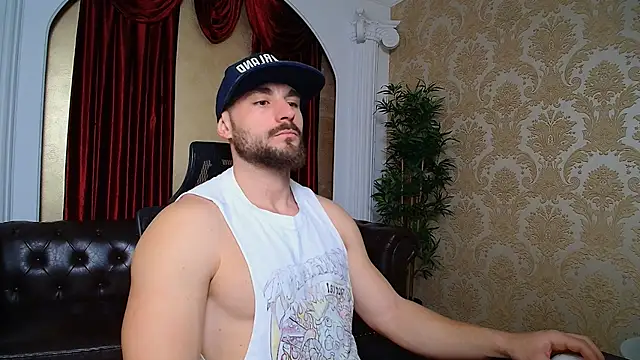 Snapshot of AdamJamesonn chatting on February 4, 6:25 am AdamJamesonn online show from February 4, 6:25 am