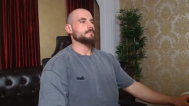 Snapshot of AdamJamesonn chatting on March 19, 6:24 am AdamJamesonn online show from March 19, 6:24 am