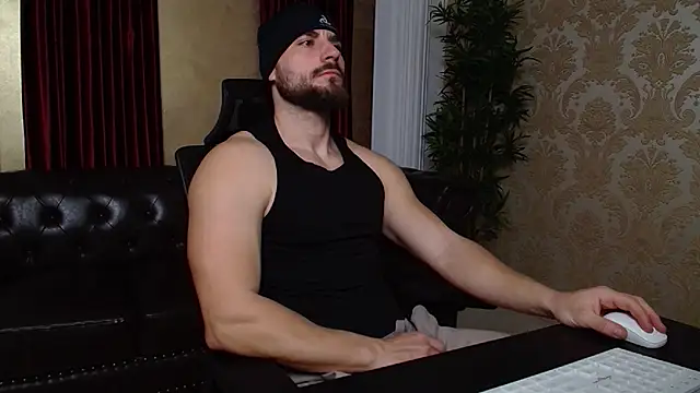 Snapshot of AdamJamesonn chatting on January 17, 6:36 am AdamJamesonn online show from January 17, 6:36 am