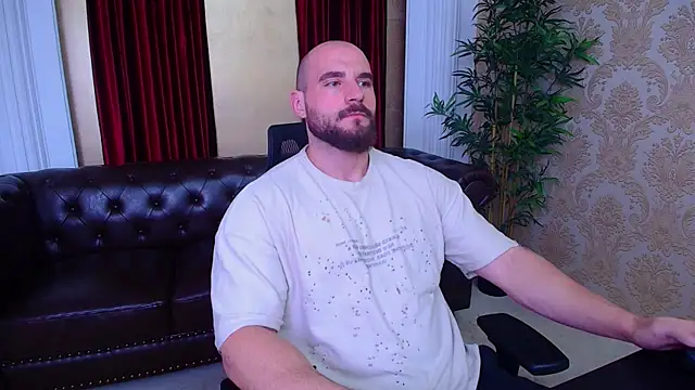 Snapshot of AdamJamesonn chatting on October 9, 5:01 am AdamJamesonn online show from October 9, 5:01 am