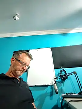 itsmeyes69 online show from January 29, 6:18 pm