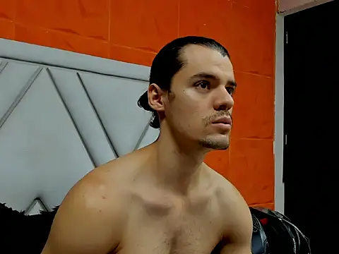 maxi styles online show from February 12, 12:33 pm