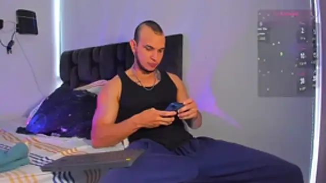 austinoficial online show from February 15, 10:29 pm