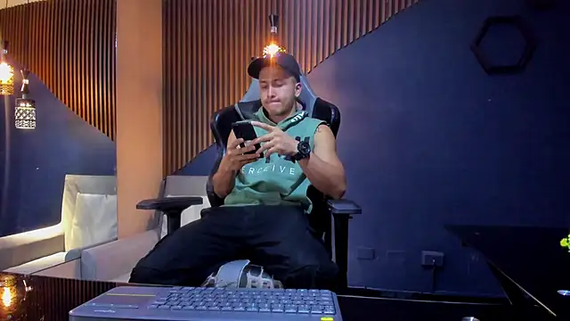 BrandonColee online show from March 19, 12:12 pm