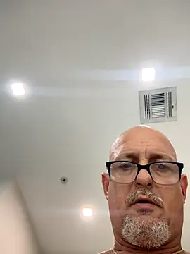 carlospingalinda online show from November 19, 2:22 am