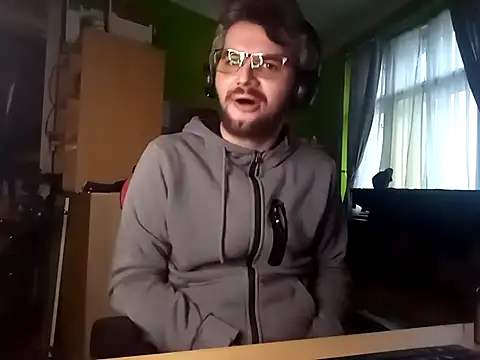 stary-w-kalesonach online show from February 6, 3:41 pm