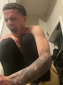 Snapshot of icastronjdkk chatting on January 21, 6:12 am icastronjdkk online show from January 21, 6:12 am