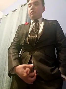 Snapshot of Hombre_de_traje chatting on February 21, 9:12 am Hombre de traje online show from February 21, 9:12 am