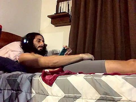 Nooneisthis online show from January 12, 7:01 am