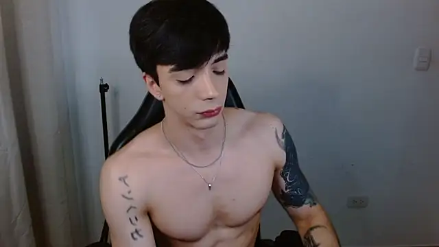 H3ll B0I online show from March 17, 8:33 pm