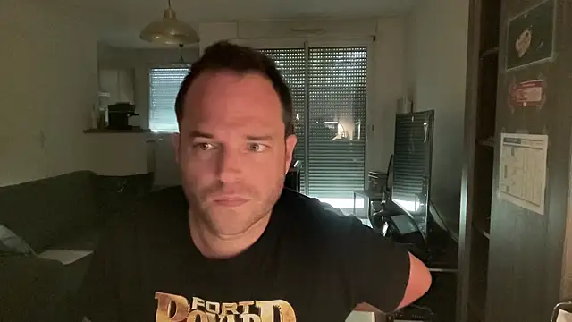 Funnyjul31 online show from April 12, 2:18 pm