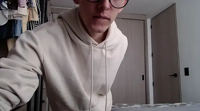 miketwink online show from March 18, 9:10 pm