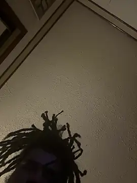 Snapshot of B3-Dindles chatting on March 15, 8:58 am B3-Dindles online show from March 15, 8:58 am