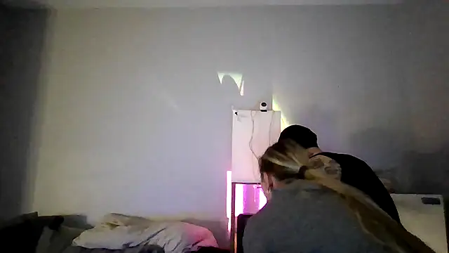 cruz815 online show from April 6, 2:41 am