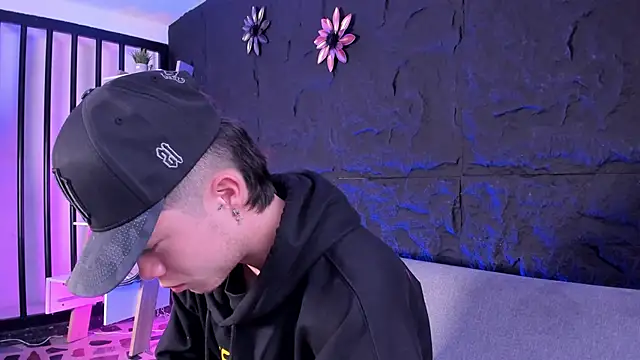 marcuscollins1  online show from October 3, 2:22 pm