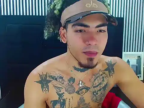 Snapshot of LihanJor_23 chatting on October 7, 1:15 pm LihanJor 23 online show from October 7, 1:15 pm