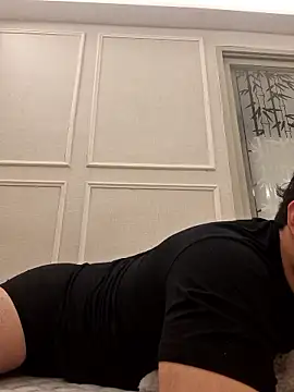 offwhite777 online show from January 16, 2:31 pm