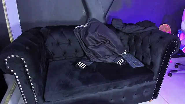 JhoanLeandro online show from February 4, 4:16 am